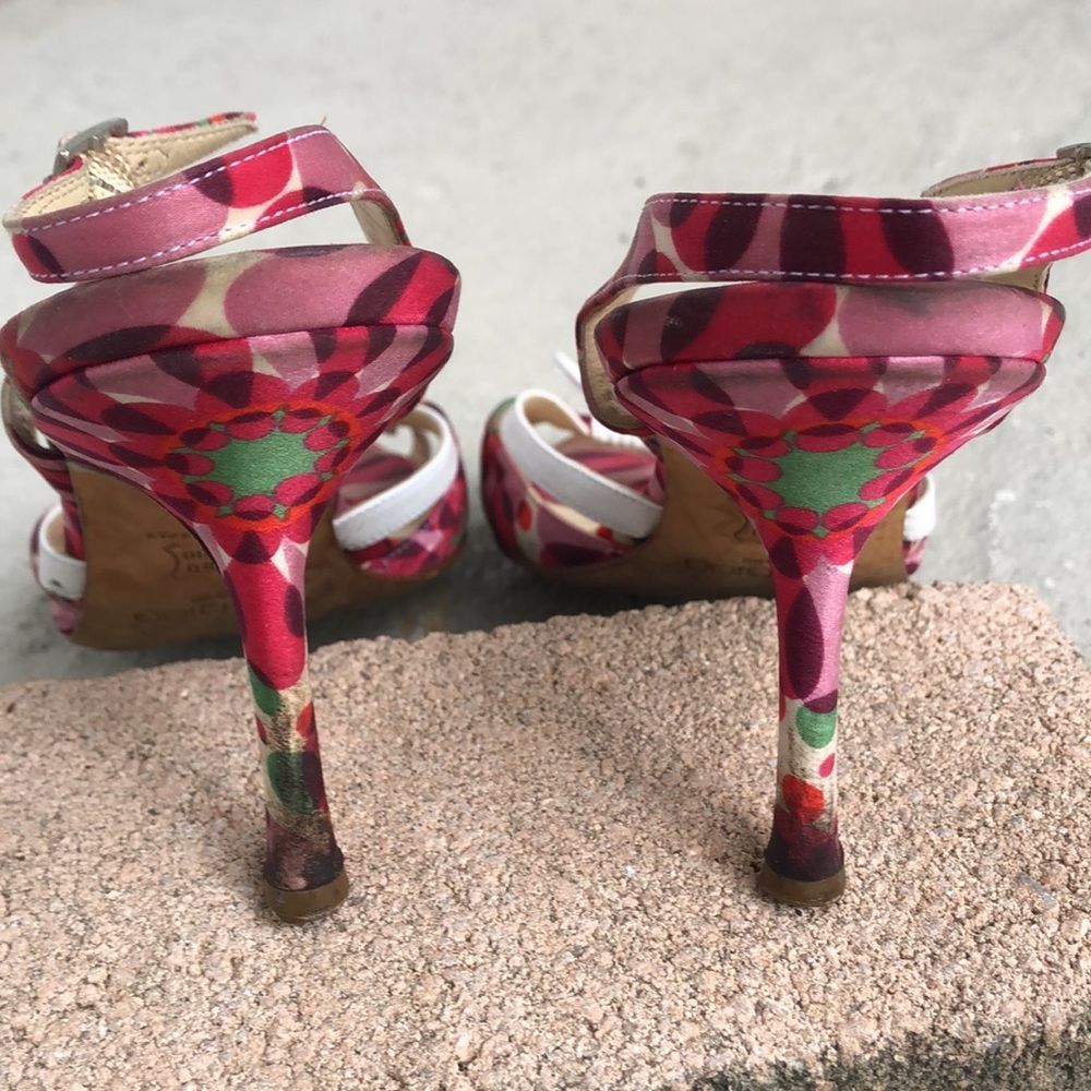 Jimmy Choo Red Floral Slingback Heels with White Bow - Picture 6 of 7